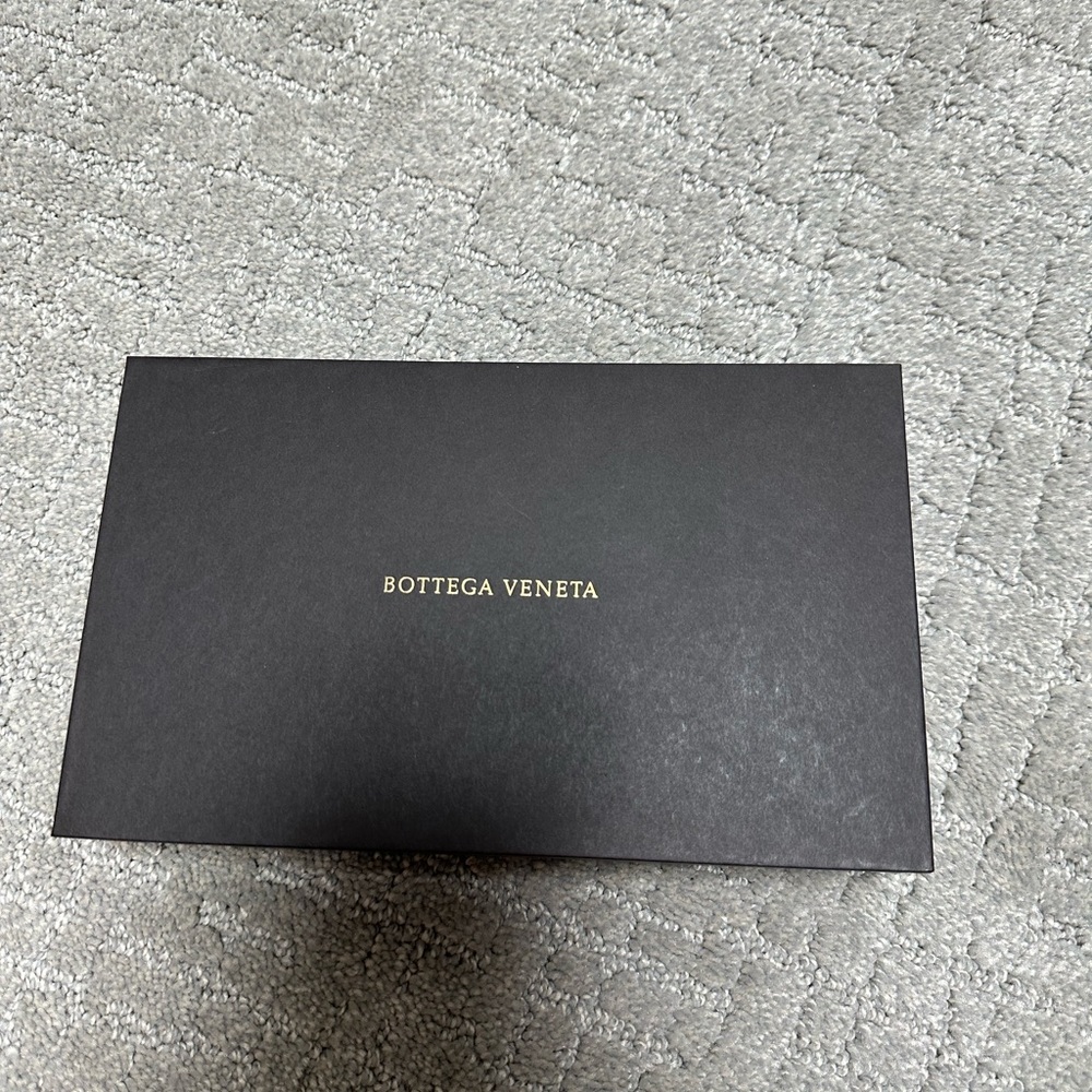 Bottega Veneta long zip wallet pink color - barely used